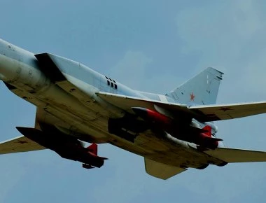 Ρωσικά βομβαρδιστικά φορτώνουν βλήματα cruise - Μπλόφα ή θα κτυπήσουν τον αμερικανικό Στόλο;